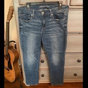 American Eagle Skinny Jenas 12 Short